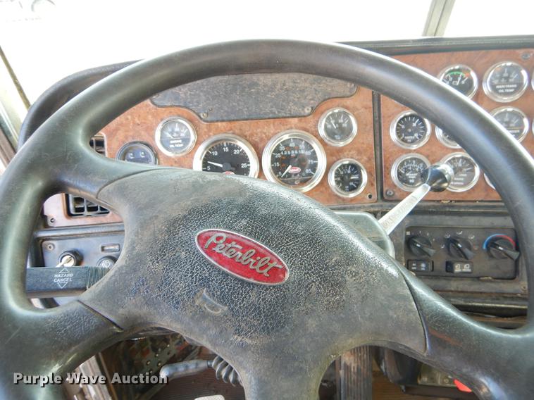 image for item FQ9639 2003 Peterbilt 378 semi truck