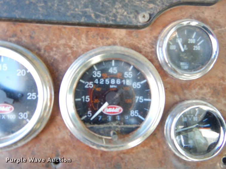 image for item FQ9639 2003 Peterbilt 378 semi truck