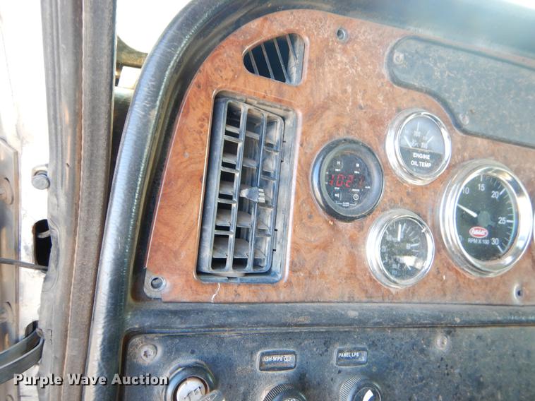 image for item FQ9639 2003 Peterbilt 378 semi truck