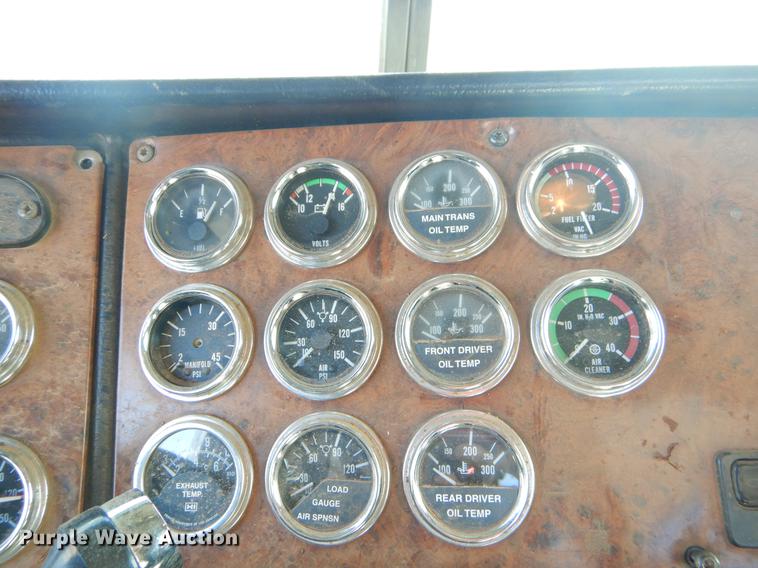 image for item FQ9639 2003 Peterbilt 378 semi truck