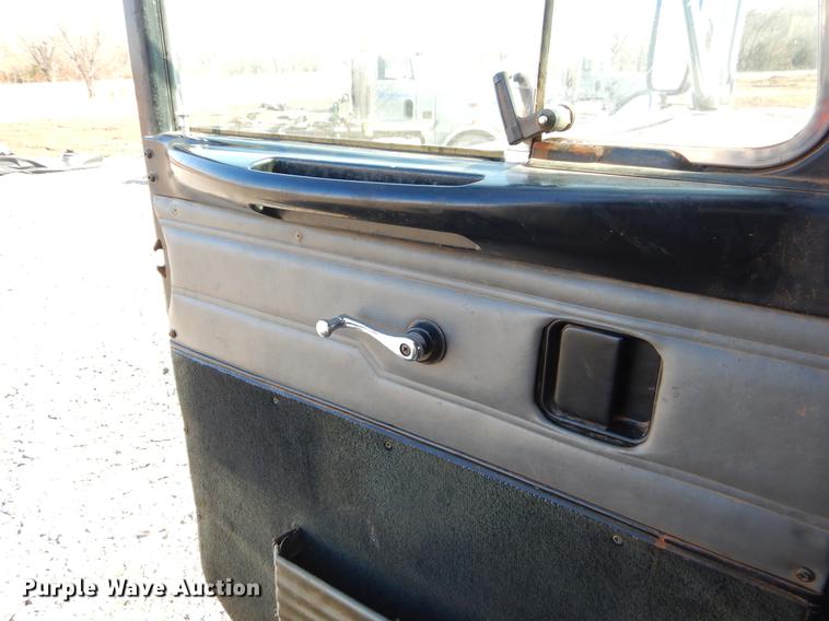 image for item FQ9639 2003 Peterbilt 378 semi truck