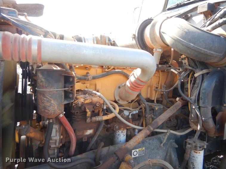 image for item FQ9639 2003 Peterbilt 378 semi truck