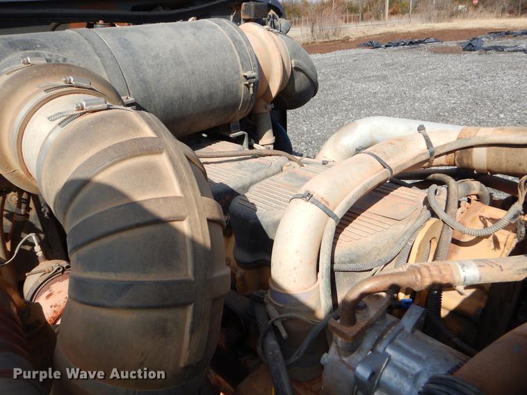 image for item FQ9639 2003 Peterbilt 378 semi truck