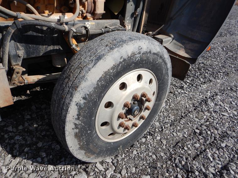 image for item FQ9639 2003 Peterbilt 378 semi truck