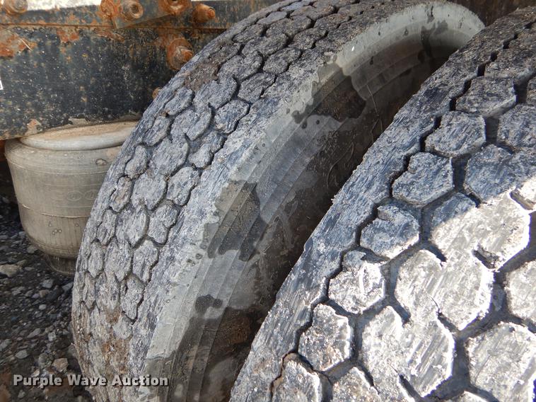 image for item FQ9639 2003 Peterbilt 378 semi truck