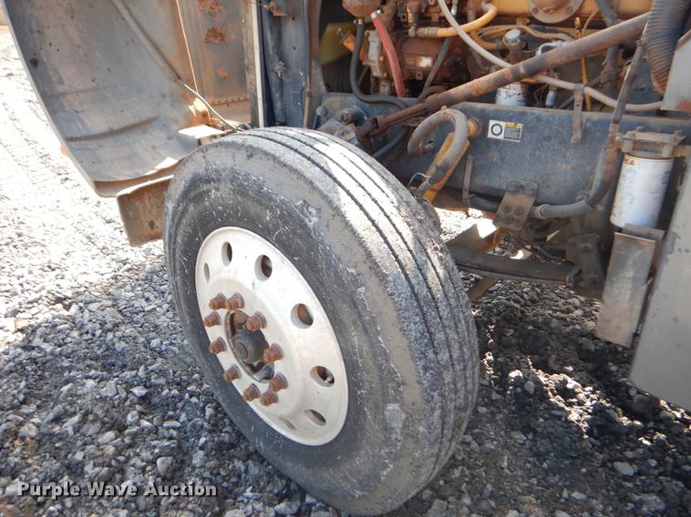 image for item FQ9639 2003 Peterbilt 378 semi truck