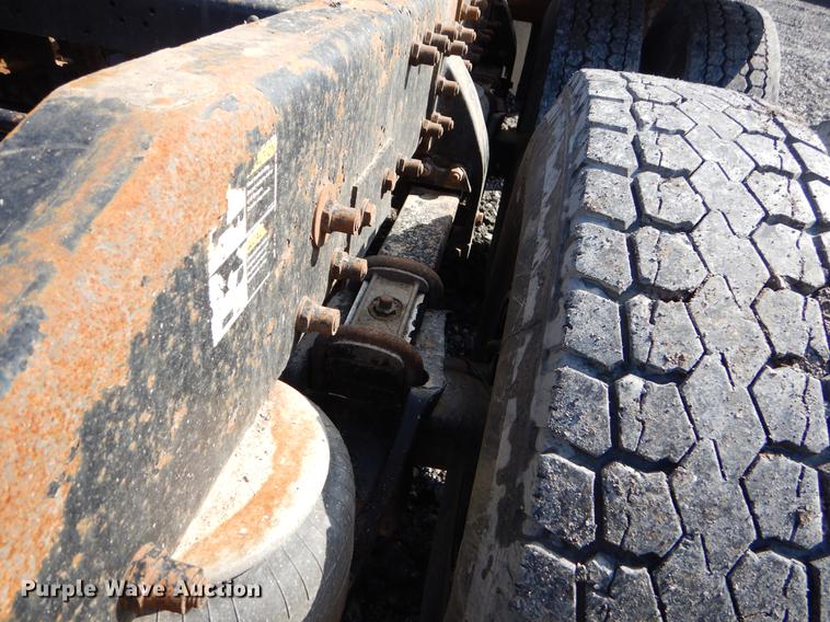 image for item FQ9639 2003 Peterbilt 378 semi truck