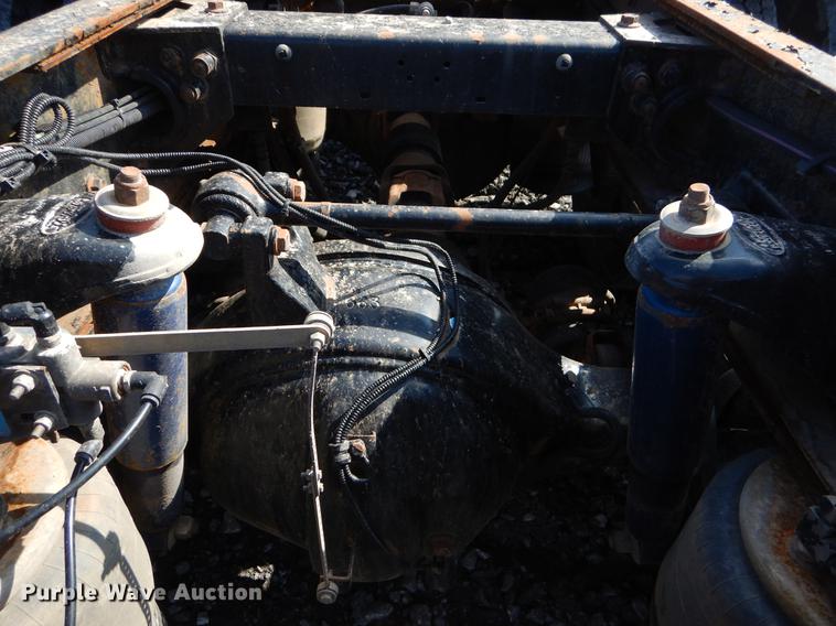 image for item FQ9639 2003 Peterbilt 378 semi truck