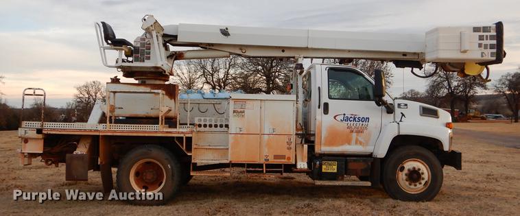 image for item FQ9641 2005 Chevrolet C7500 digger derrick truck