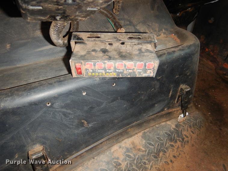 image for item FQ9641 2005 Chevrolet C7500 digger derrick truck