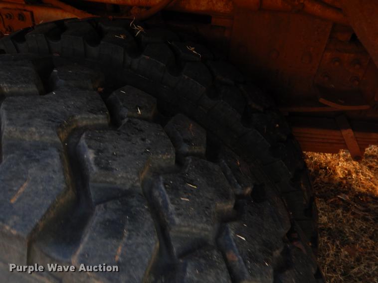 image for item FQ9641 2005 Chevrolet C7500 digger derrick truck