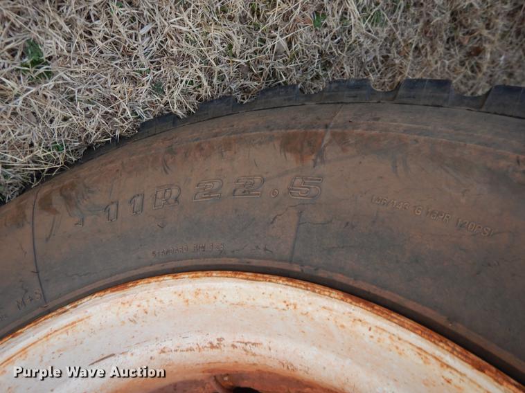 image for item FQ9641 2005 Chevrolet C7500 digger derrick truck