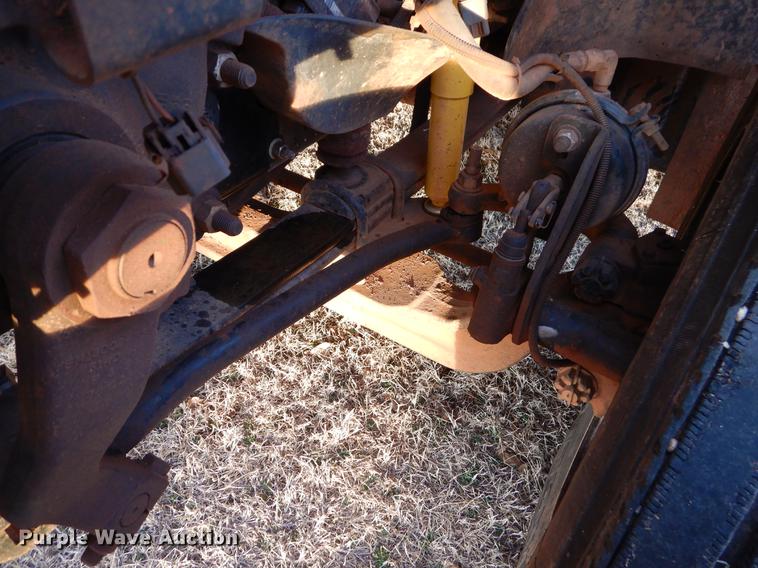 image for item FQ9641 2005 Chevrolet C7500 digger derrick truck