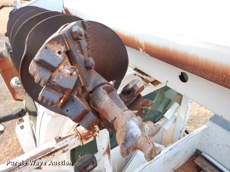 image for item FQ9641 2005 Chevrolet C7500 digger derrick truck