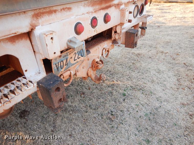 image for item FQ9641 2005 Chevrolet C7500 digger derrick truck