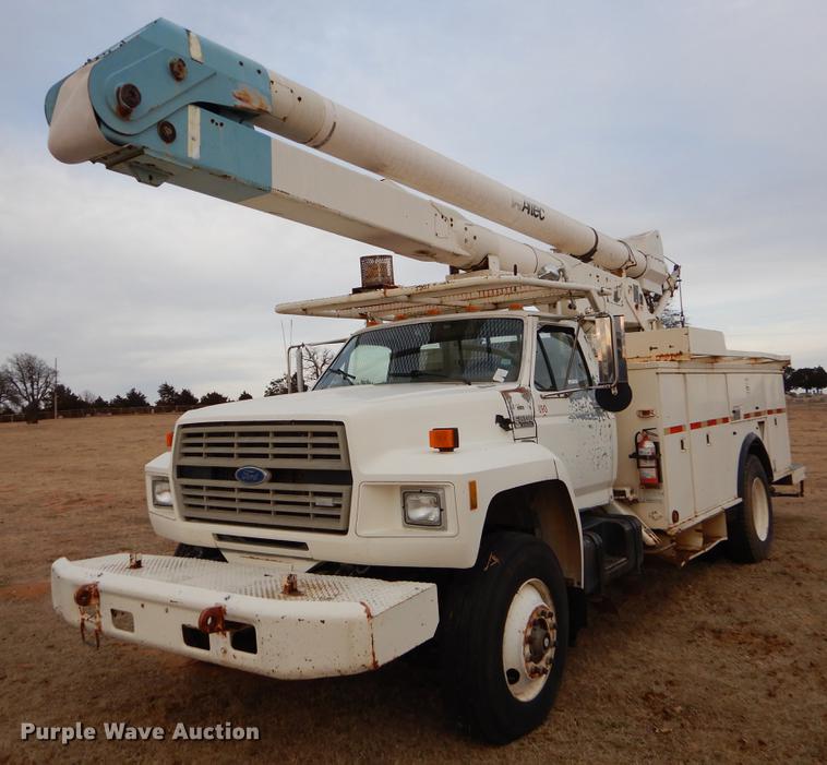 image for item FQ9642 1992 Ford F800 bucket truck