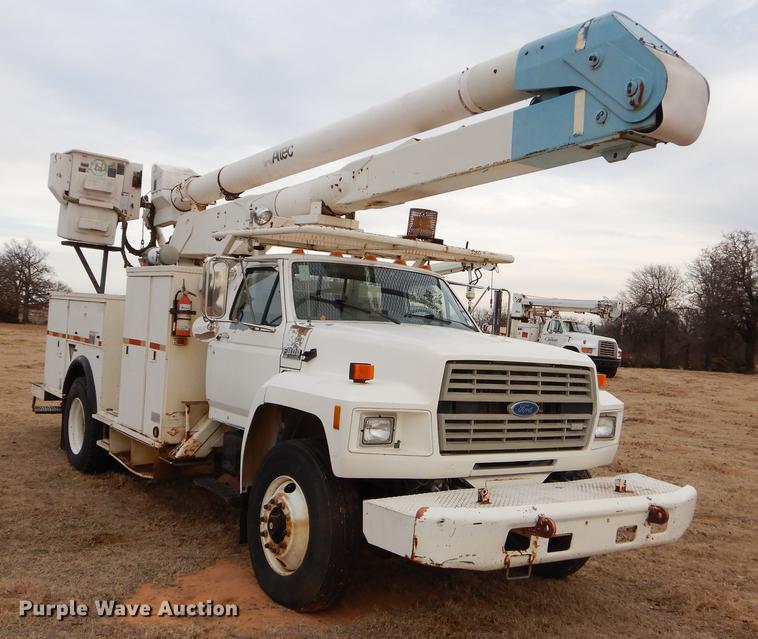 image for item FQ9642 1992 Ford F800 bucket truck