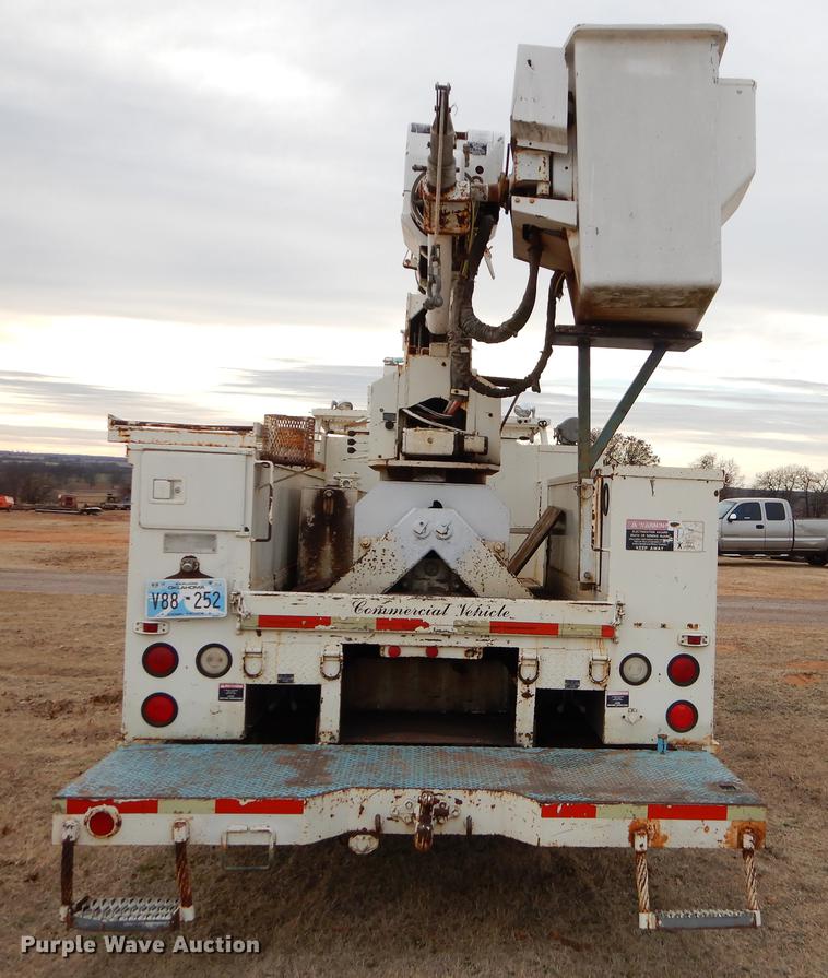 image for item FQ9642 1992 Ford F800 bucket truck