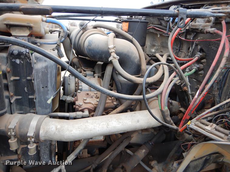 image for item FQ9642 1992 Ford F800 bucket truck