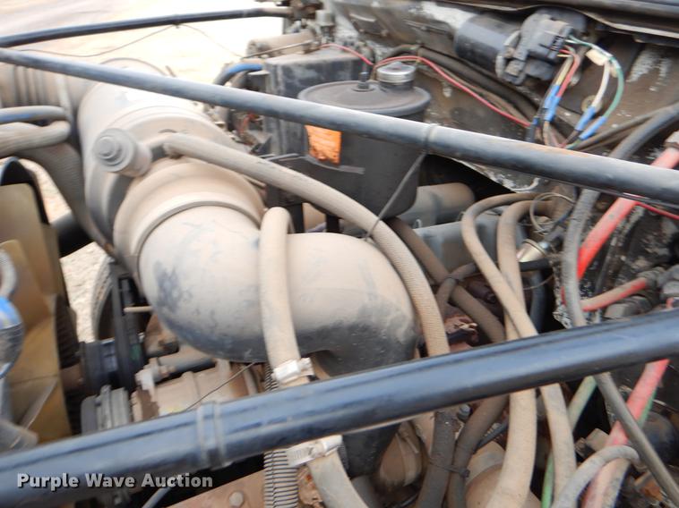 image for item FQ9642 1992 Ford F800 bucket truck