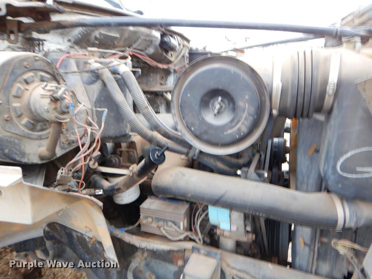 image for item FQ9642 1992 Ford F800 bucket truck