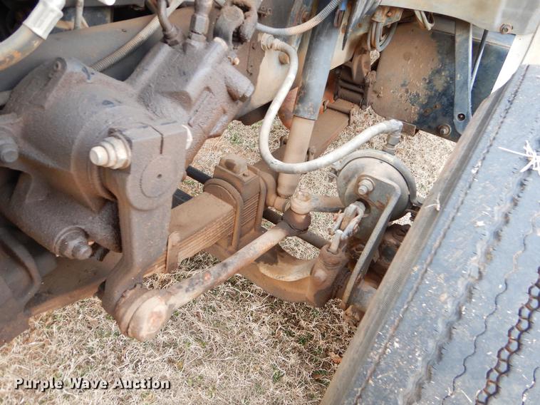 image for item FQ9642 1992 Ford F800 bucket truck