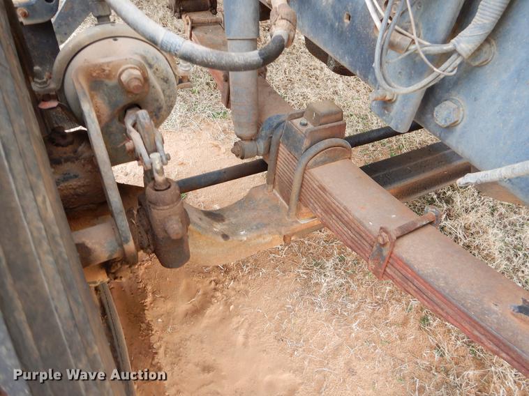 image for item FQ9642 1992 Ford F800 bucket truck