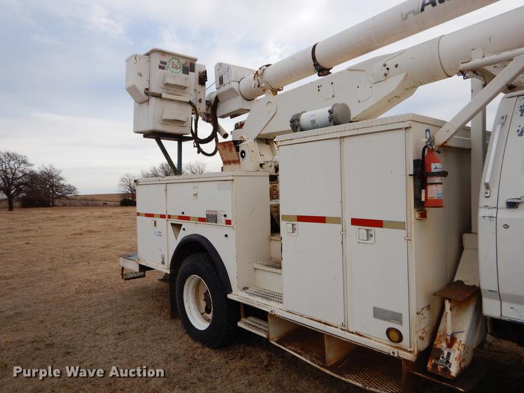 image for item FQ9642 1992 Ford F800 bucket truck