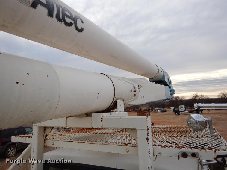 image for item FQ9642 1992 Ford F800 bucket truck