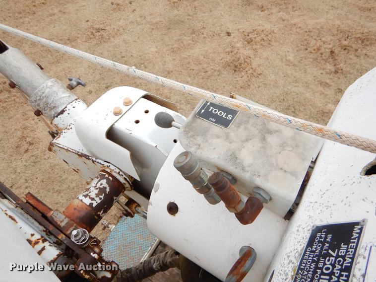 image for item FQ9642 1992 Ford F800 bucket truck