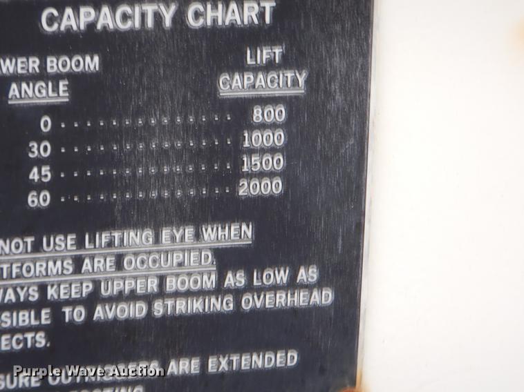 image for item FQ9642 1992 Ford F800 bucket truck