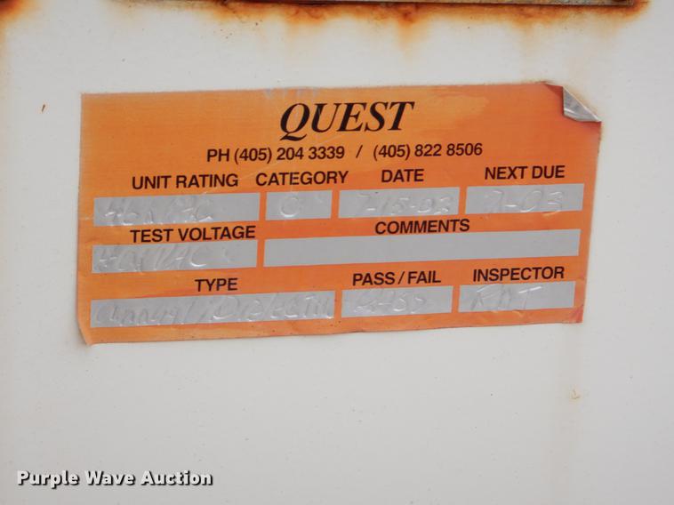 image for item FQ9642 1992 Ford F800 bucket truck