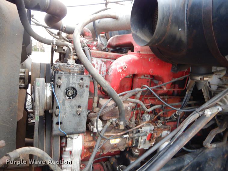 image for item FQ9643 1979 International F2574 vacuum truck