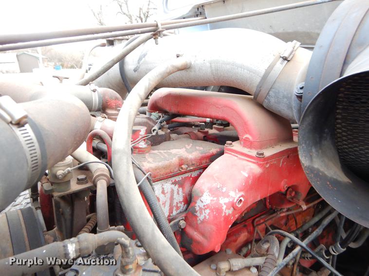 image for item FQ9643 1979 International F2574 vacuum truck