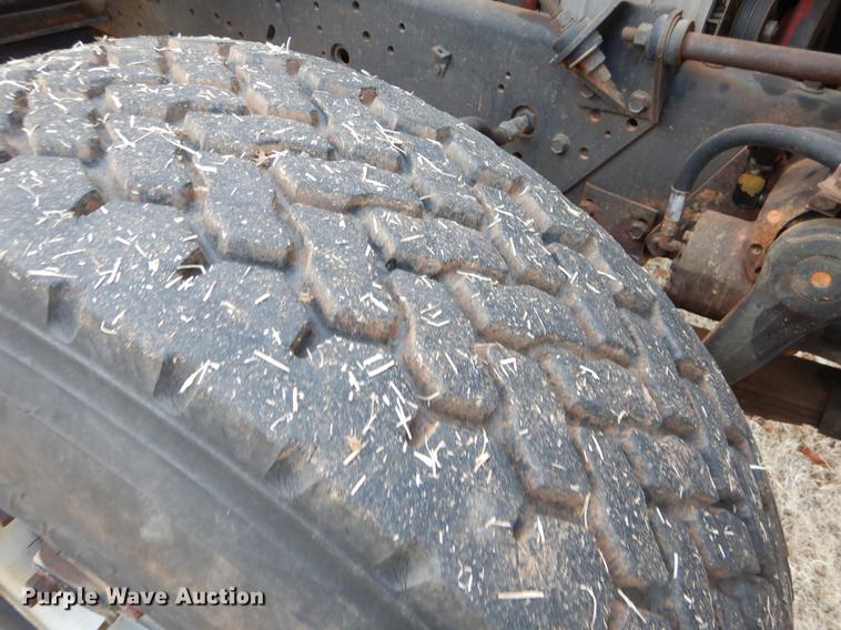 image for item FQ9643 1979 International F2574 vacuum truck