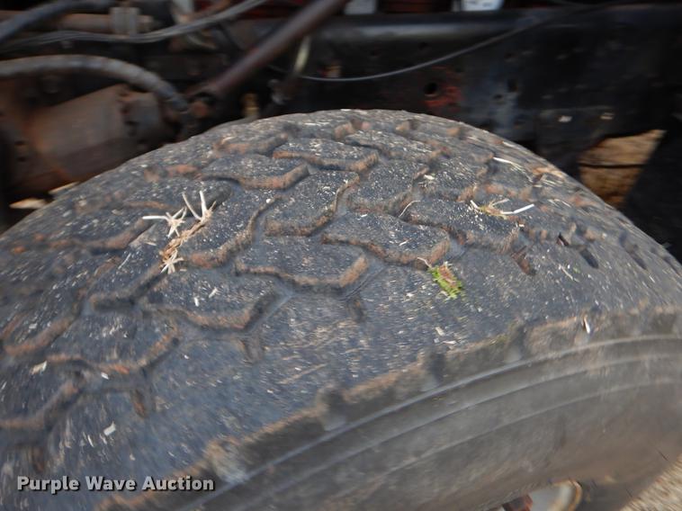 image for item FQ9643 1979 International F2574 vacuum truck