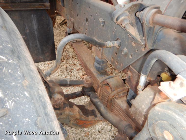 image for item FQ9643 1979 International F2574 vacuum truck