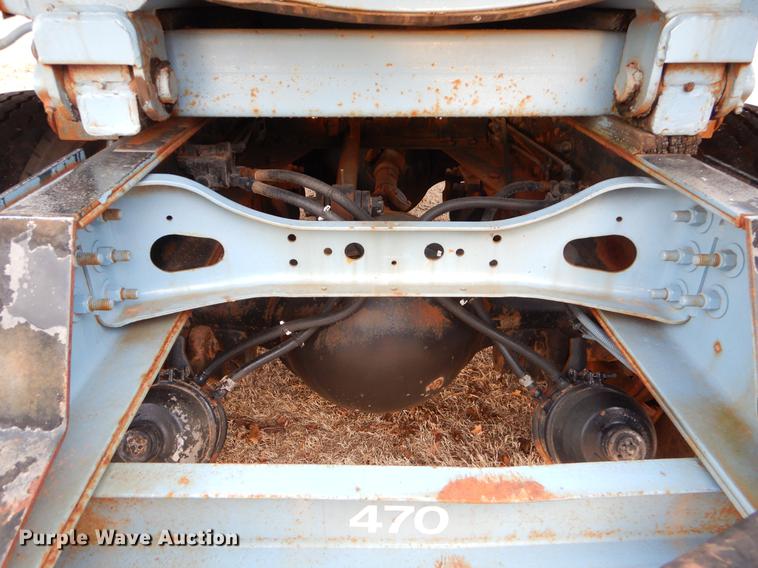 image for item FQ9643 1979 International F2574 vacuum truck