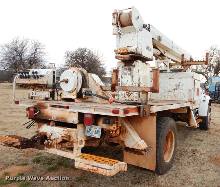 image for item FQ9644 1995 Ford F800 digger derrick truck