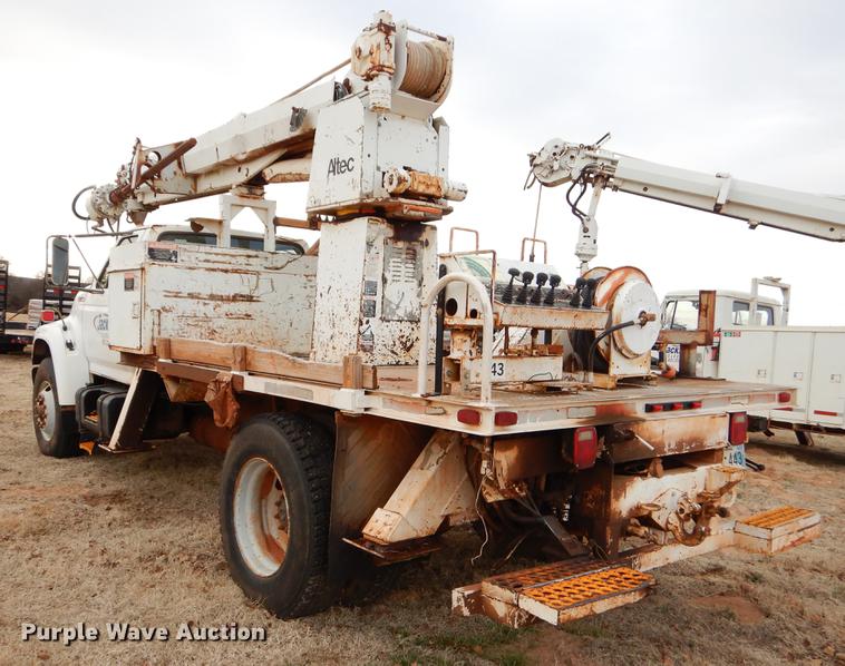 image for item FQ9644 1995 Ford F800 digger derrick truck