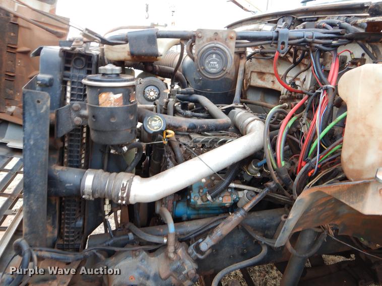 image for item FQ9644 1995 Ford F800 digger derrick truck