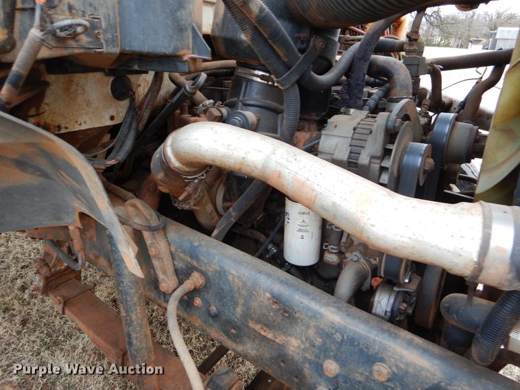 image for item FQ9644 1995 Ford F800 digger derrick truck