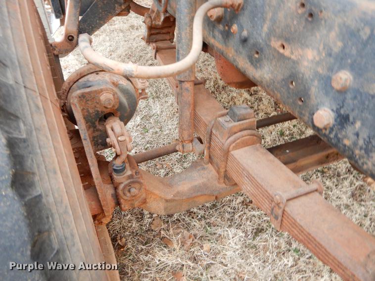 image for item FQ9644 1995 Ford F800 digger derrick truck