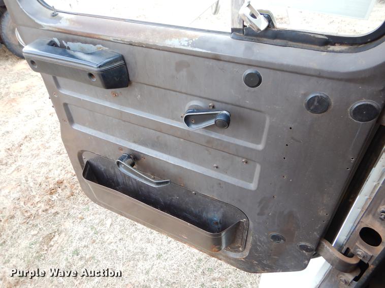 image for item FQ9645 1992 International 4700 digger derrick truck