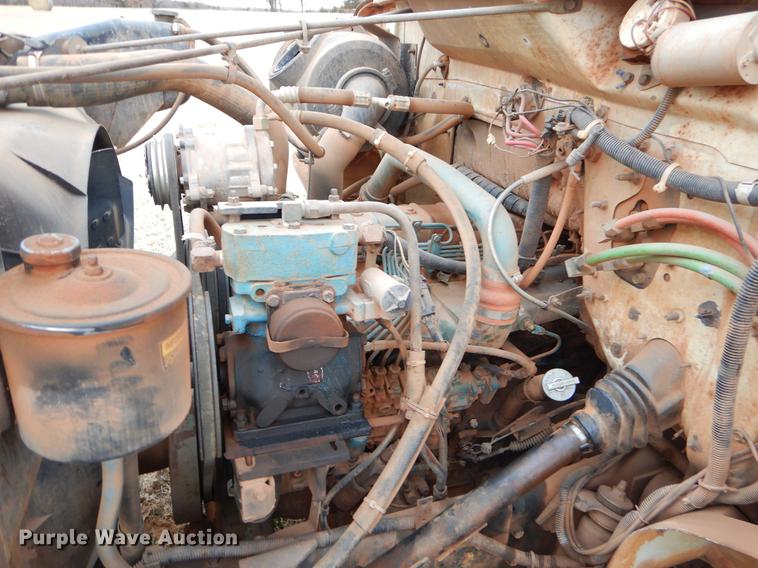 image for item FQ9645 1992 International 4700 digger derrick truck