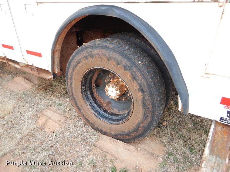 image for item FQ9645 1992 International 4700 digger derrick truck