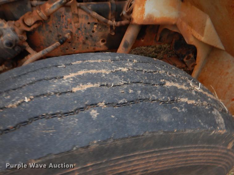 image for item FQ9645 1992 International 4700 digger derrick truck