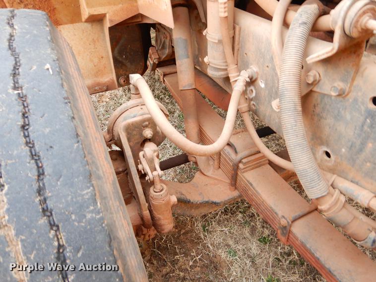 image for item FQ9645 1992 International 4700 digger derrick truck