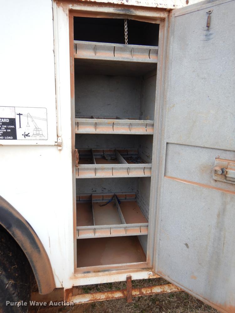 image for item FQ9645 1992 International 4700 digger derrick truck