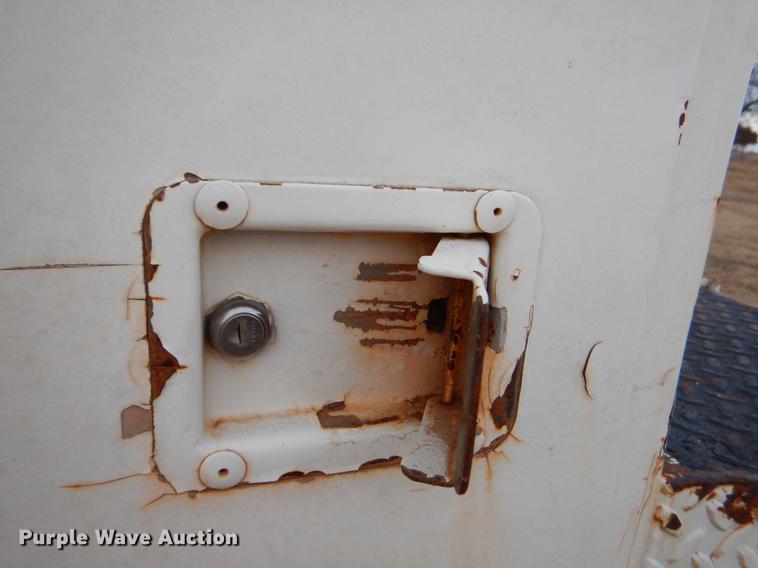 image for item FQ9645 1992 International 4700 digger derrick truck